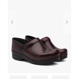 New Dansko Clogs - Professional Cordovan Cabrio. Original box